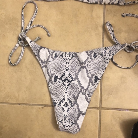 Brand new never worn bikini - Picture 4 of 4